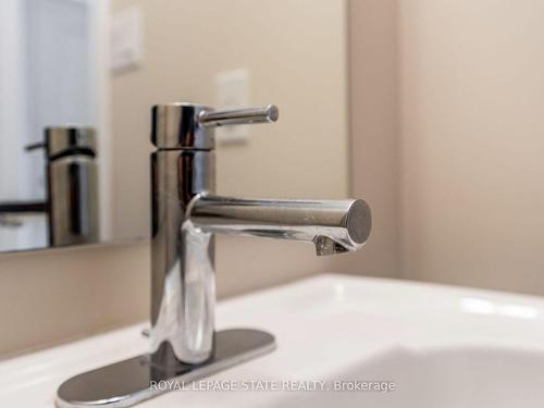 27 Waterview Lane, Grimsby, ON - Indoor Photo Showing Laundry Room