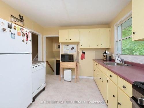 108 Boyne Cres, New Tecumseth, ON - Indoor Photo Showing Kitchen