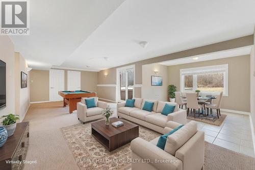 1442 Gilford Road, Innisfil, ON - Indoor Photo Showing Living Room