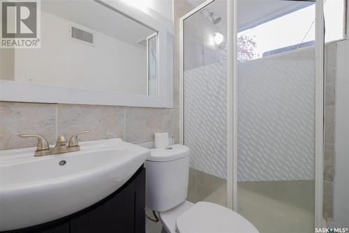 1617 19Th Street W, Saskatoon, SK - Indoor Photo Showing Bathroom