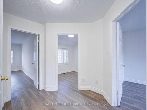 2302 Seton Cres, Burlington, ON - Indoor Photo Showing Other Room