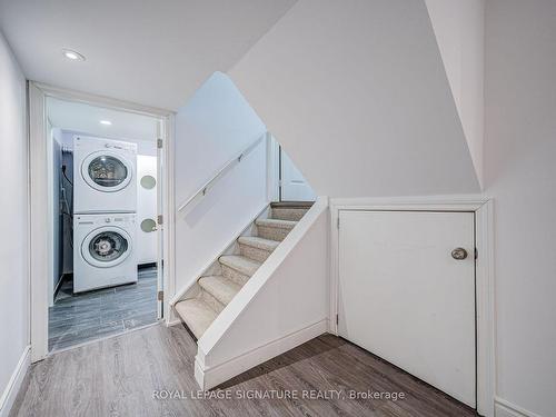 2302 Seton Cres, Burlington, ON - Indoor Photo Showing Laundry Room