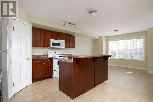 1, 240 Laffont Way, Fort Mcmurray, AB - Indoor Photo Showing Kitchen