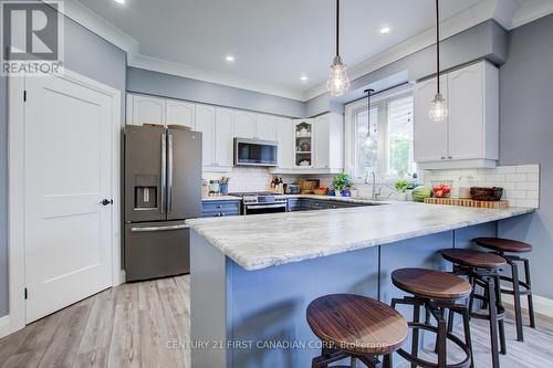 147 Willow Ridge Road, Middlesex Centre (Ilderton), ON - Indoor Photo Showing Kitchen With Upgraded Kitchen