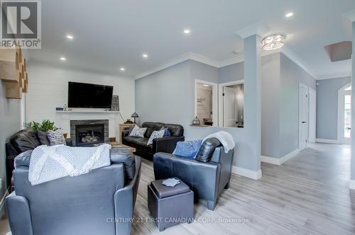 147 Willow Ridge Road, Middlesex Centre (Ilderton), ON - Indoor Photo Showing Living Room With Fireplace