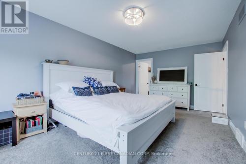 147 Willow Ridge Road, Middlesex Centre (Ilderton), ON - Indoor Photo Showing Bedroom