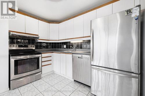 2208 - 1171 Ambleside Drive, Ottawa, ON - Indoor Photo Showing Kitchen