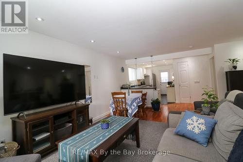 27 50Th Street N, Wasaga Beach, ON - Indoor Photo Showing Living Room