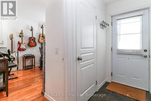 27 50Th Street N, Wasaga Beach, ON - Indoor Photo Showing Other Room