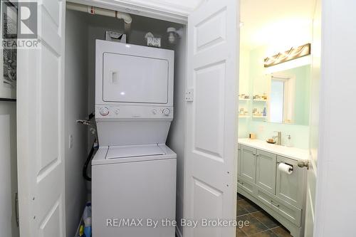 27 50Th Street N, Wasaga Beach, ON - Indoor Photo Showing Laundry Room