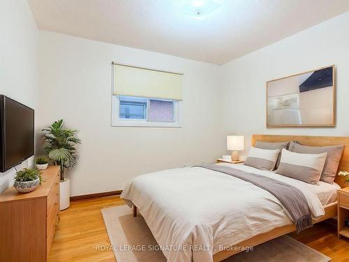 116 Sentinel Rd, Toronto, ON - Indoor Photo Showing Bedroom