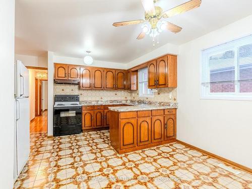 116 Sentinel Rd, Toronto, ON - Indoor Photo Showing Kitchen