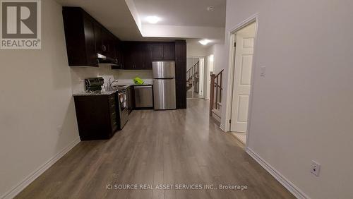 327 - 2787 Eglinton Avenue E, Toronto, ON - Indoor Photo Showing Kitchen