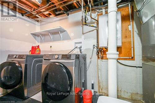 7027 Garden Street, Niagara Falls, ON - Indoor Photo Showing Laundry Room