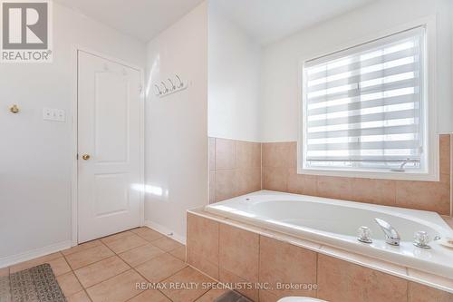 44 Black Forest Drive, Brampton, ON - Indoor Photo Showing Bathroom