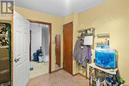 47 Barnesdale Avenue N, Hamilton, ON - Indoor Photo Showing Other Room