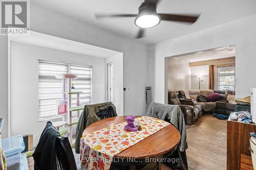 47 Barnesdale Avenue N, Hamilton, ON - Indoor Photo Showing Dining Room