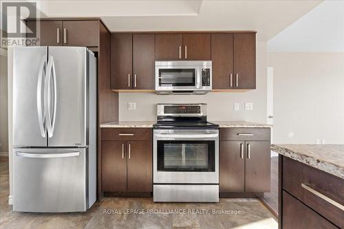 33 Ridgeway Place, Belleville, ON - Indoor Photo Showing Kitchen