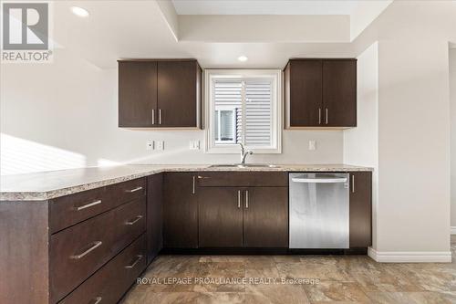 33 Ridgeway Place, Belleville, ON - Indoor Photo Showing Kitchen