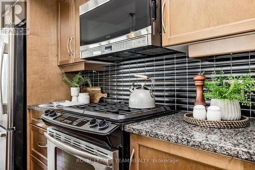 501 - 575 Byron Avenue, Ottawa, ON - Indoor Photo Showing Kitchen