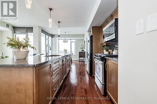 501 - 575 Byron Avenue, Ottawa, ON - Indoor Photo Showing Kitchen With Upgraded Kitchen