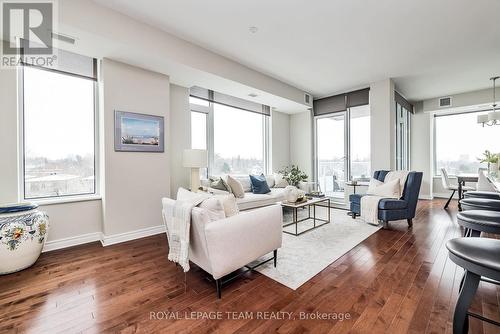 501 - 575 Byron Avenue, Ottawa, ON - Indoor Photo Showing Living Room