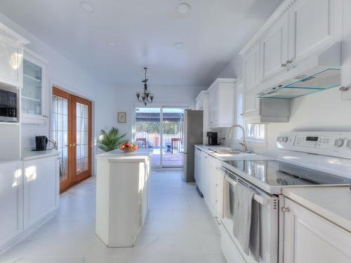 Kitchen - 476 Av. Ellerton, Mont-Royal, QC - Indoor Photo Showing Kitchen