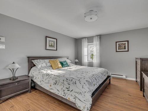 Master bedroom - 6039 Av. Royale, L'Ange-Gardien, QC - Indoor Photo Showing Bedroom