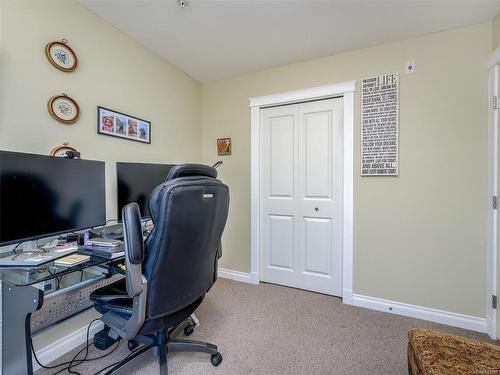 204-2380 Brethour Ave, Sidney, BC - Indoor Photo Showing Office