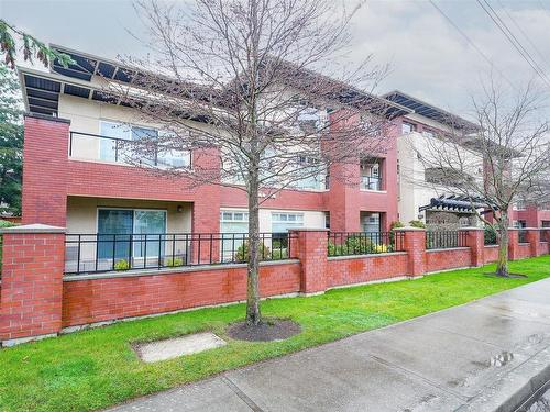 204-2380 Brethour Ave, Sidney, BC - Outdoor