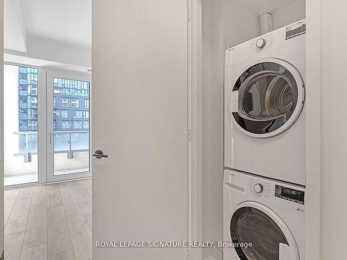 1015-108 Peter St, Toronto, ON - Indoor Photo Showing Laundry Room