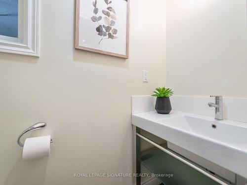 9 Westbrook Ave, Toronto, ON - Indoor Photo Showing Bathroom