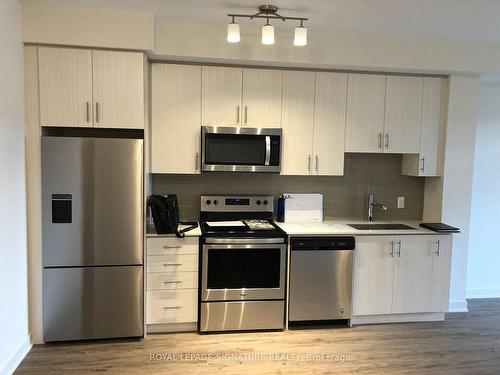 404-340 Plains Rd E, Burlington, ON - Indoor Photo Showing Kitchen With Stainless Steel Kitchen With Upgraded Kitchen