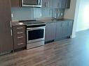 914-4055 Parkside Village Dr, Mississauga, ON  - Indoor Photo Showing Kitchen With Upgraded Kitchen 