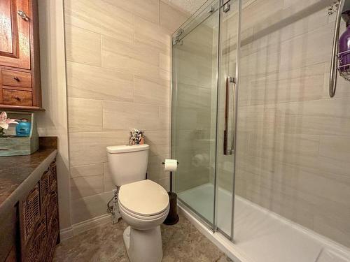 122/124-1051 Gerry Sorensen Way, Kimberley, BC - Indoor Photo Showing Bathroom