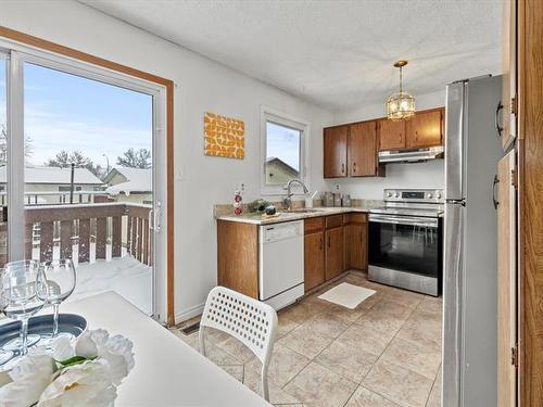 22 Cannes Cr, Winnipeg, MB 