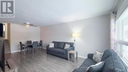 793 Eastwood Drive, Saugeen Shores, ON - Indoor Photo Showing Living Room