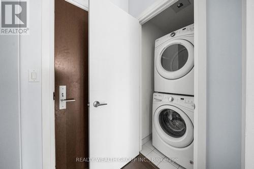 Ph222 - 460 Adelaide Street E, Toronto, ON - Indoor Photo Showing Laundry Room