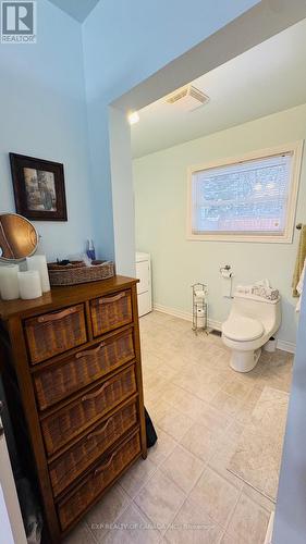 366 Ninth Avenue, Cochrane, ON - Indoor Photo Showing Bathroom