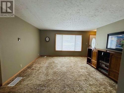 81 Queen Street, Morris-Turnberry (Bluevale), ON - Indoor Photo Showing Other Room