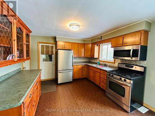 81 Queen Street, Morris-Turnberry (Bluevale), ON - Indoor Photo Showing Kitchen