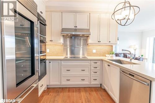 80 Orchard Point Road Unit# 604, Orillia, ON - Indoor Photo Showing Kitchen