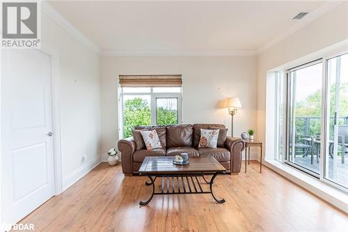 80 Orchard Point Road Unit# 604, Orillia, ON - Indoor Photo Showing Living Room