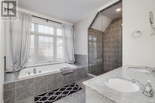 1526 Edencrest Drive, Mississauga, ON - Indoor Photo Showing Bathroom