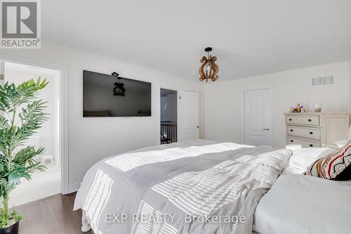 1526 Edencrest Drive, Mississauga, ON - Indoor Photo Showing Bedroom