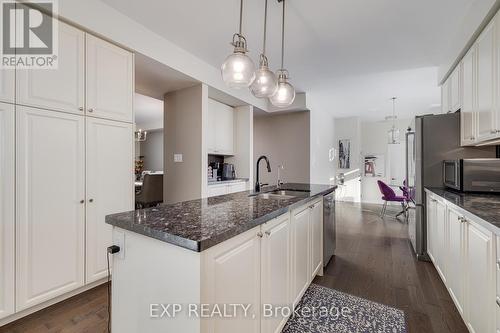 1526 Edencrest Drive, Mississauga, ON - Indoor Photo Showing Kitchen With Double Sink With Upgraded Kitchen