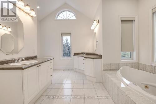 7 Deer Run Crescent, Halton Hills, ON - Indoor Photo Showing Bathroom