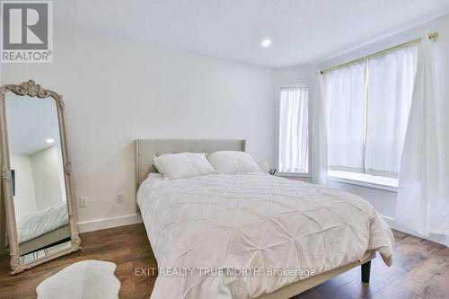 33 Brown Wood Drive, Barrie, ON - Indoor Photo Showing Bedroom