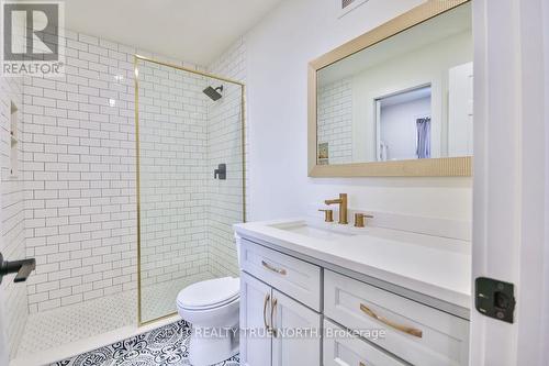 33 Brown Wood Drive, Barrie, ON - Indoor Photo Showing Bathroom