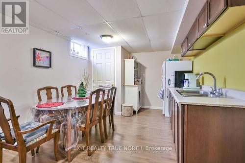 33 Brown Wood Drive, Barrie, ON - Indoor Photo Showing Dining Room